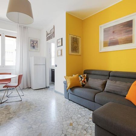 Apartment With Balcony - 50 M Far From M1 Pasteur Milán Exterior foto