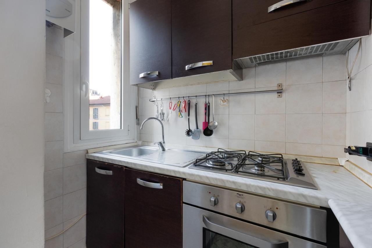Apartment With Balcony - 50 M Far From M1 Pasteur Milán Exterior foto