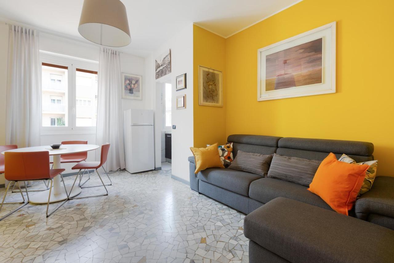 Apartment With Balcony - 50 M Far From M1 Pasteur Milán Exterior foto