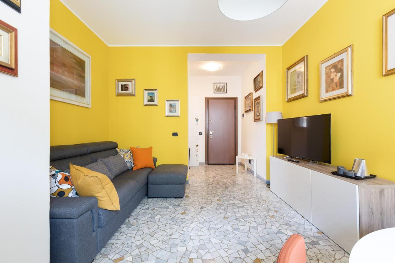 Apartment With Balcony - 50 M Far From M1 Pasteur Milán Exterior foto