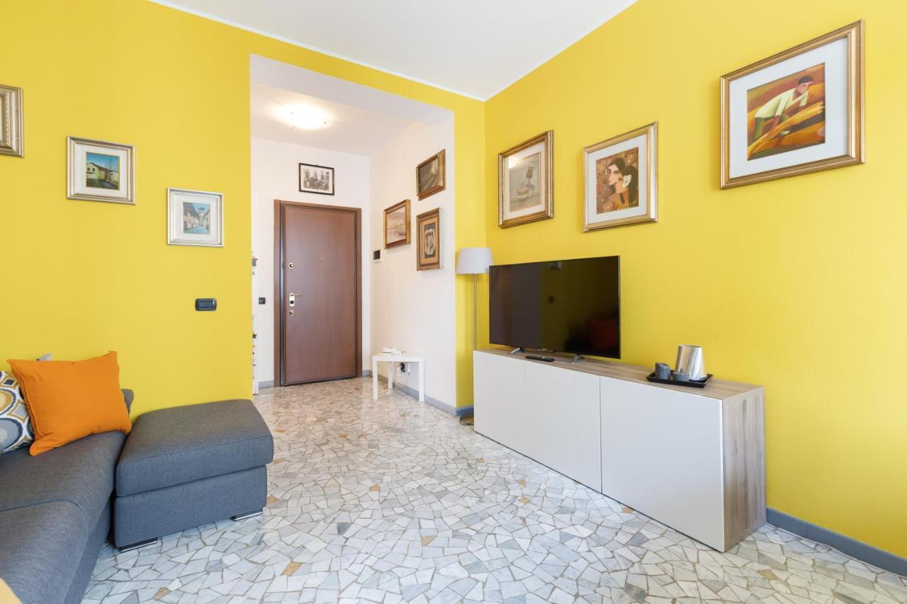 Apartment With Balcony - 50 M Far From M1 Pasteur Milán Exterior foto