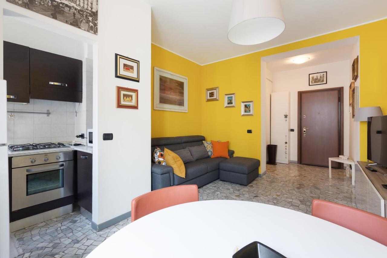 Apartment With Balcony - 50 M Far From M1 Pasteur Milán Exterior foto